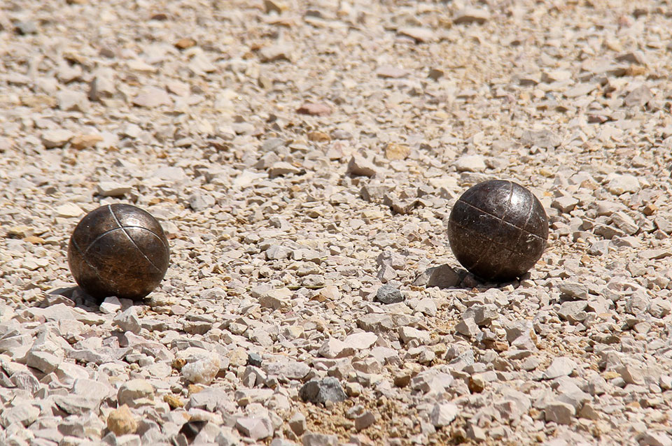 Comment entretenir sa boule de pétanque ? - Pétanque Stock