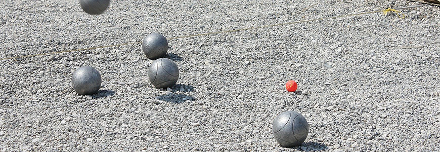 Pétanque d'intérieur boules moyennes