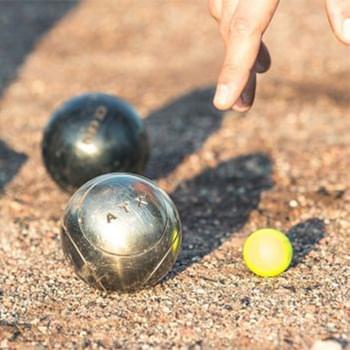 Quelles sont les dimensions officielles d'un terrain de boule